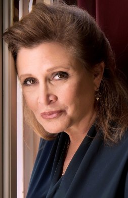 800px-Carrie_Fisher_2013-a_straightened